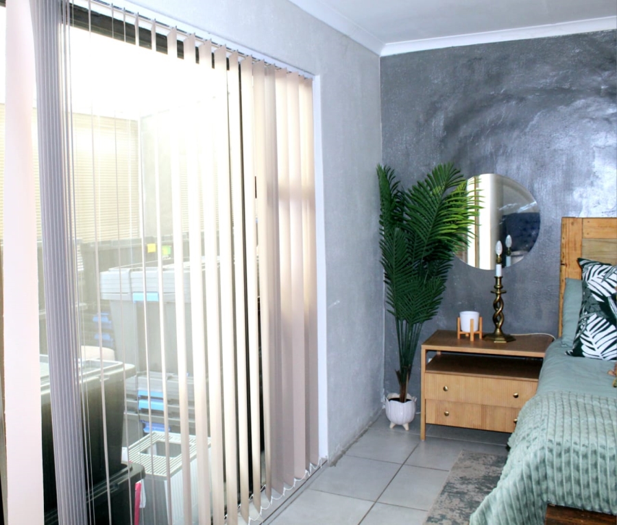 5 Bedroom Property for Sale in Wavecrest Eastern Cape